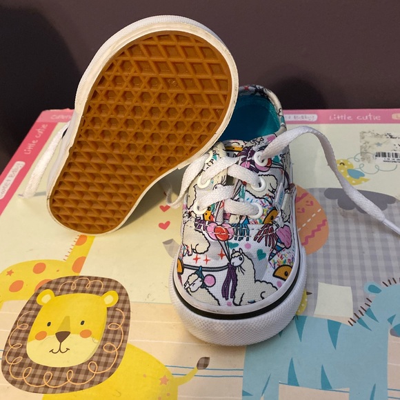 Vans - Picture 2 of 2